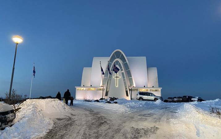 Kópavogskirkja í vetrarbúningi