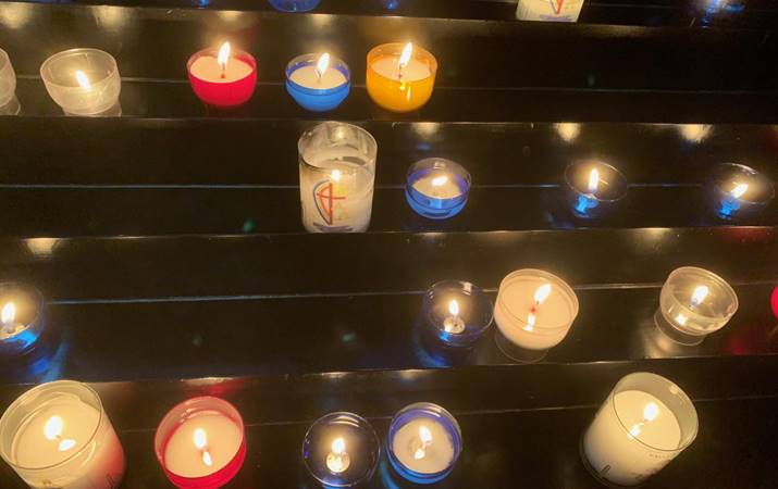 Setjum kerti út í glugga kl. 20.00 þann 10. september - mynd: hsh