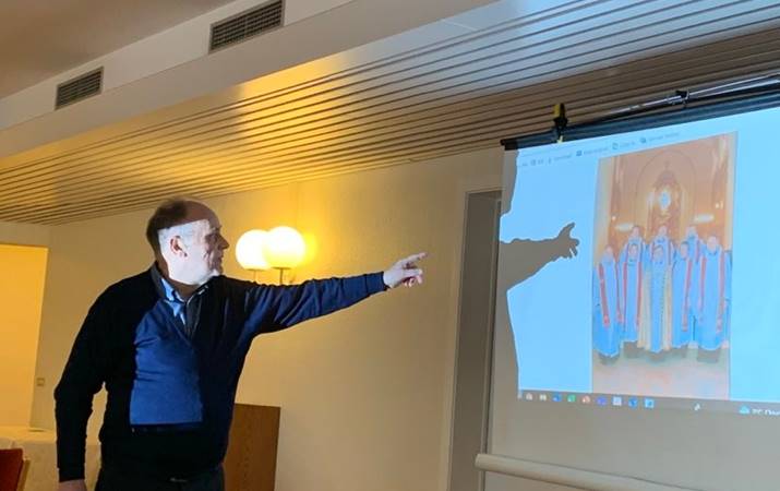 Sr. Vigfús Þór Árnason nafngreinir nokkra - mynd: hsh