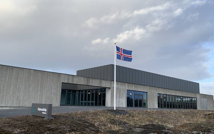 Ástjarnarkirkja á síðasta degi febrúar 2021